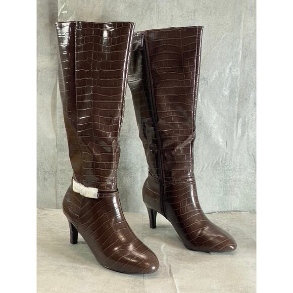 KAREN SCOTT Women's Wide Calf Brown Croc Embossed Hanna Dress Boots SZ 8WC - Picture 3 of 8